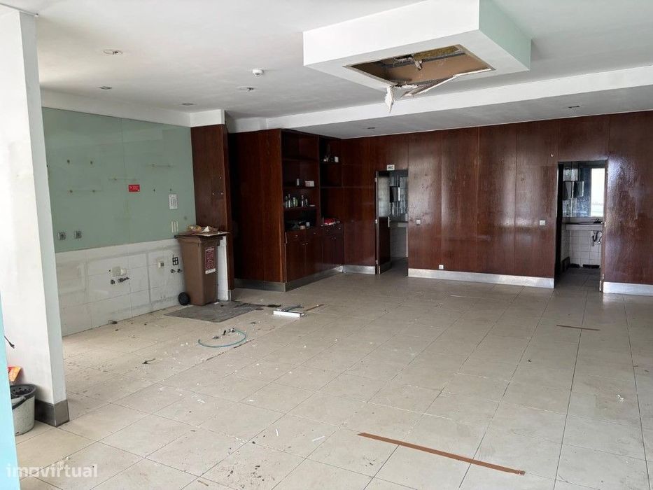 Loja licenciada para restauração - Castelo da Maia