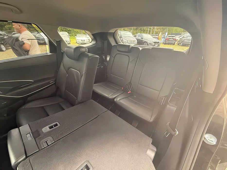 Hyundai Grand Santa Fe      2016