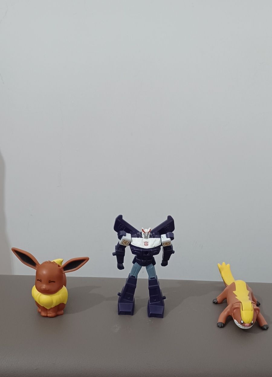 7 bonecos pokemon/1 transformer