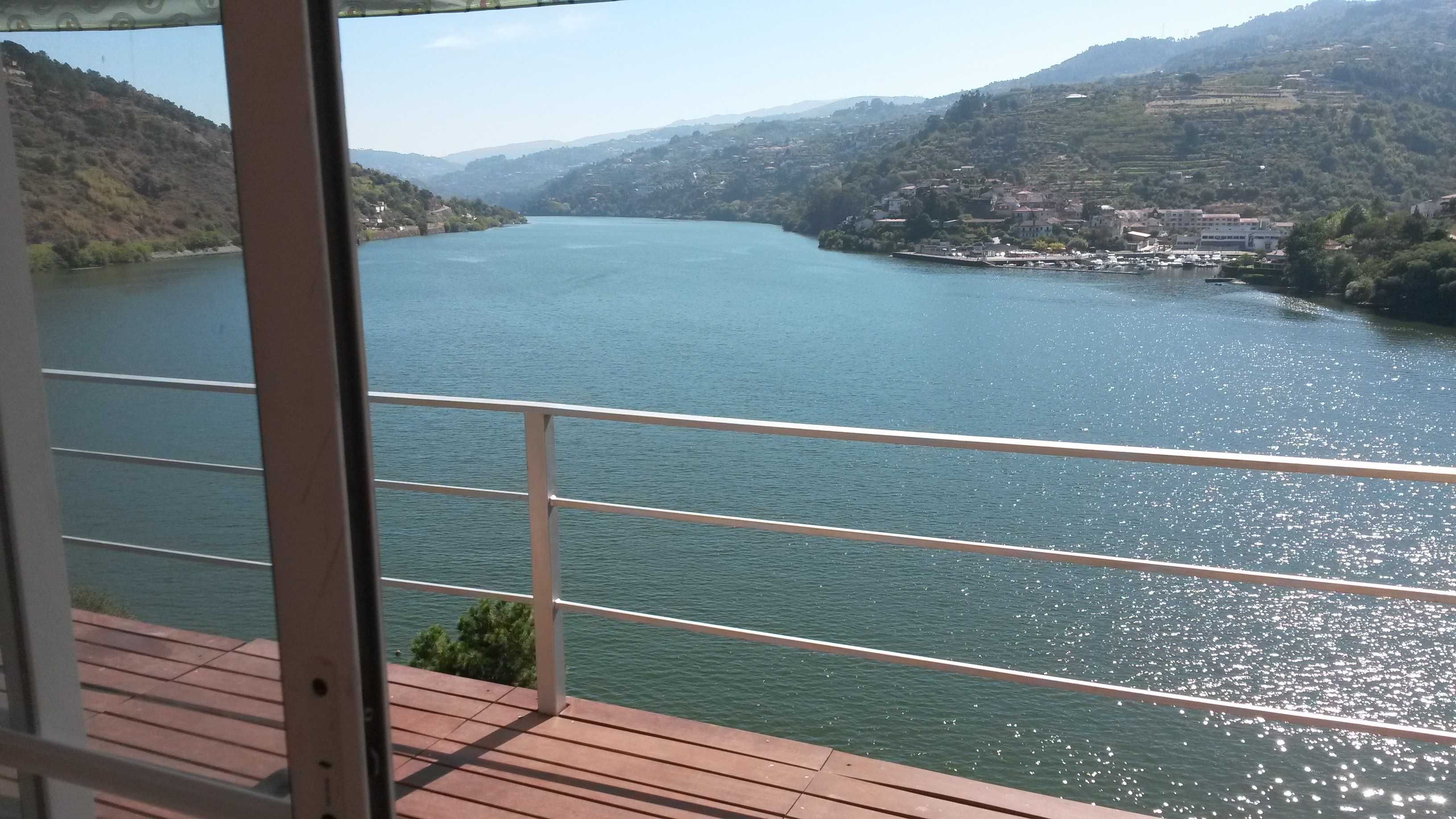 casa em Ancede, sobranceira ao rio douro
