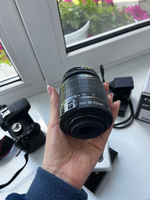 Canon 1200D + 18–55mm (kit) + 2 батареї + зарядка + кабель