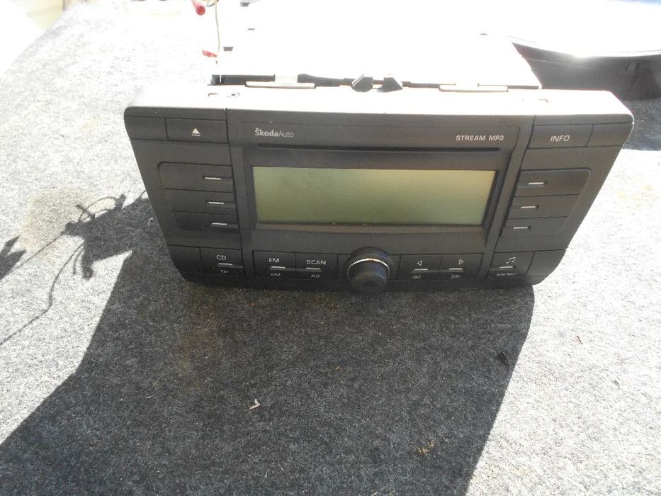 SKODA OCTAVIA II RADIO CD MP3 1Z0035161C