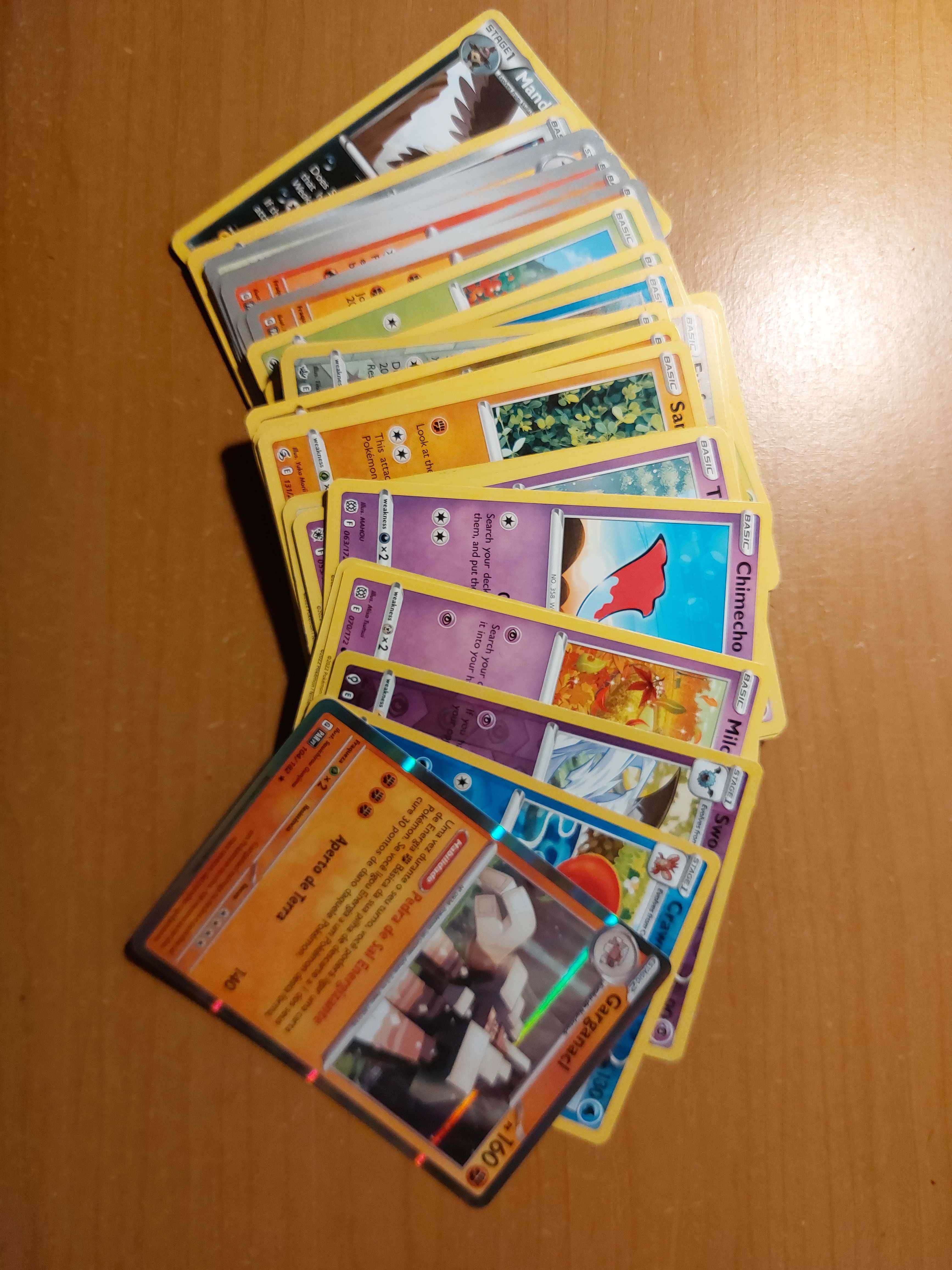 40 cartas pokemon/ nenhuma repetida/ algumas cartas raras.