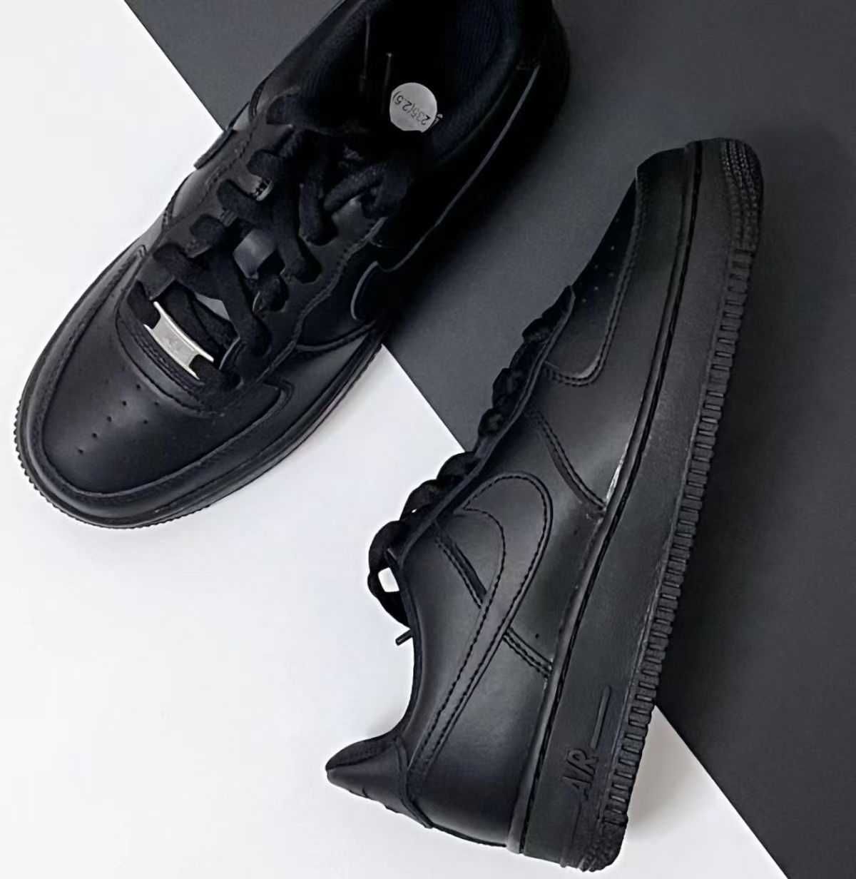 Czarne sneakersy AirForceOne r.44