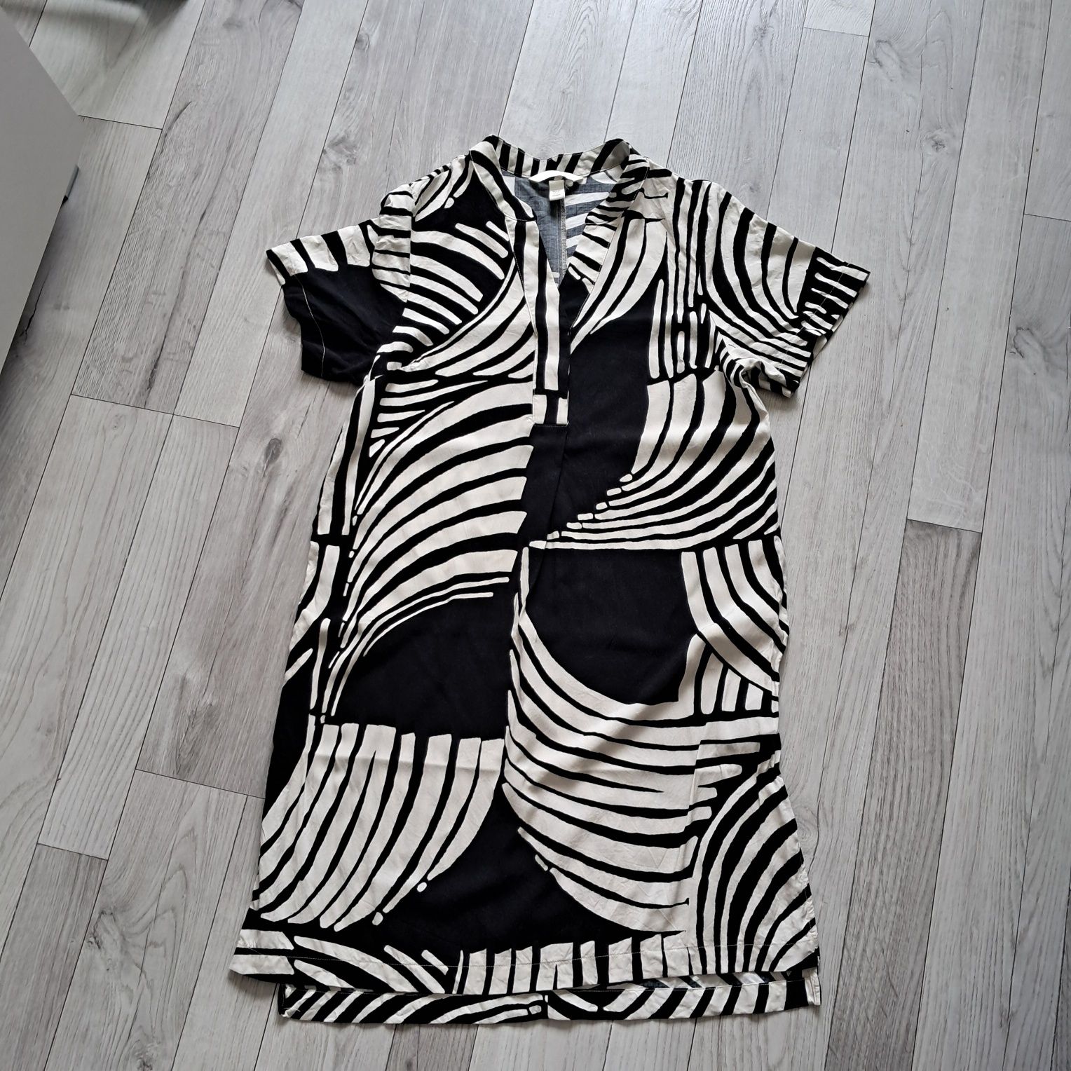 Przewiewna sukienka H&M rozm. XS