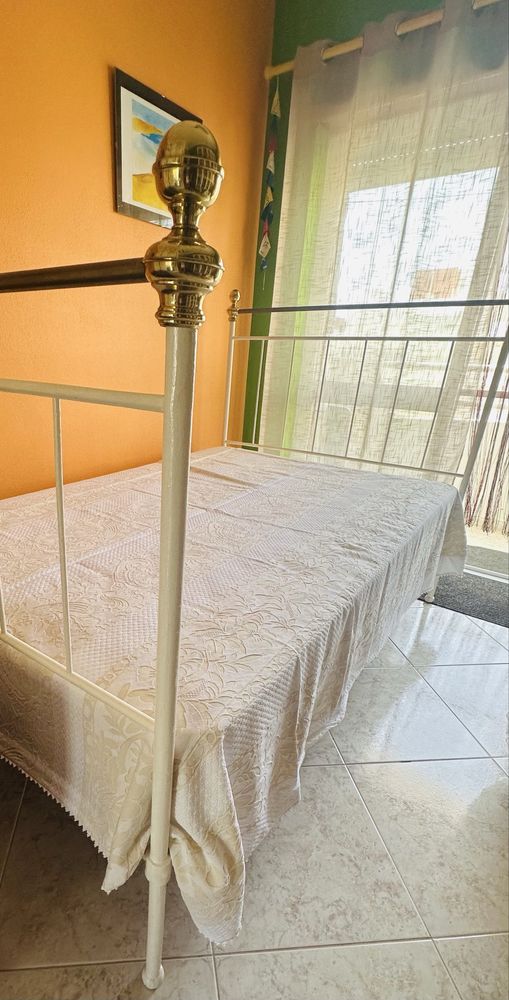 Vendo cama de ferro + estrado + colchão