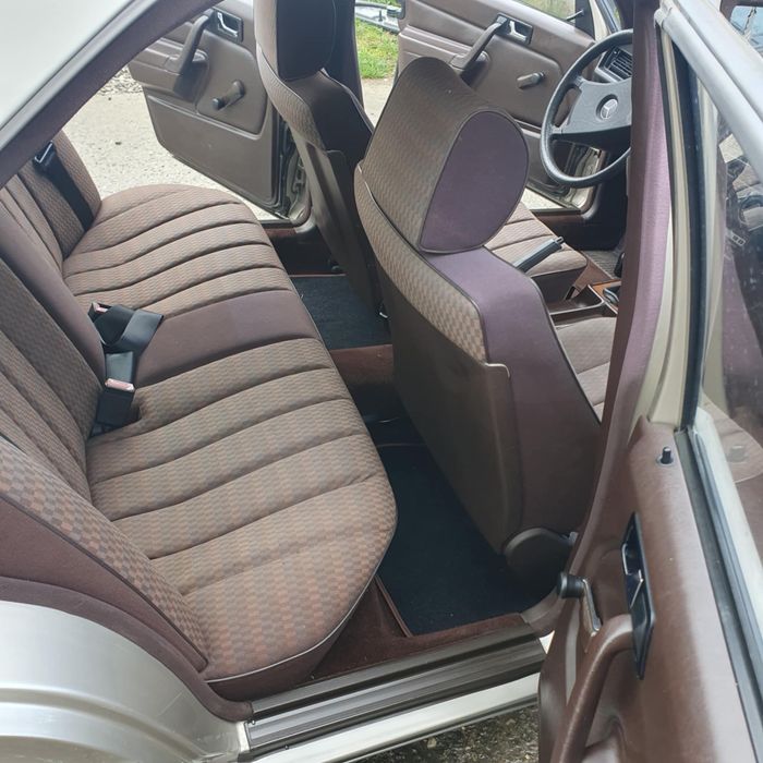 Sprzedam  pilnie Mercedesa w190