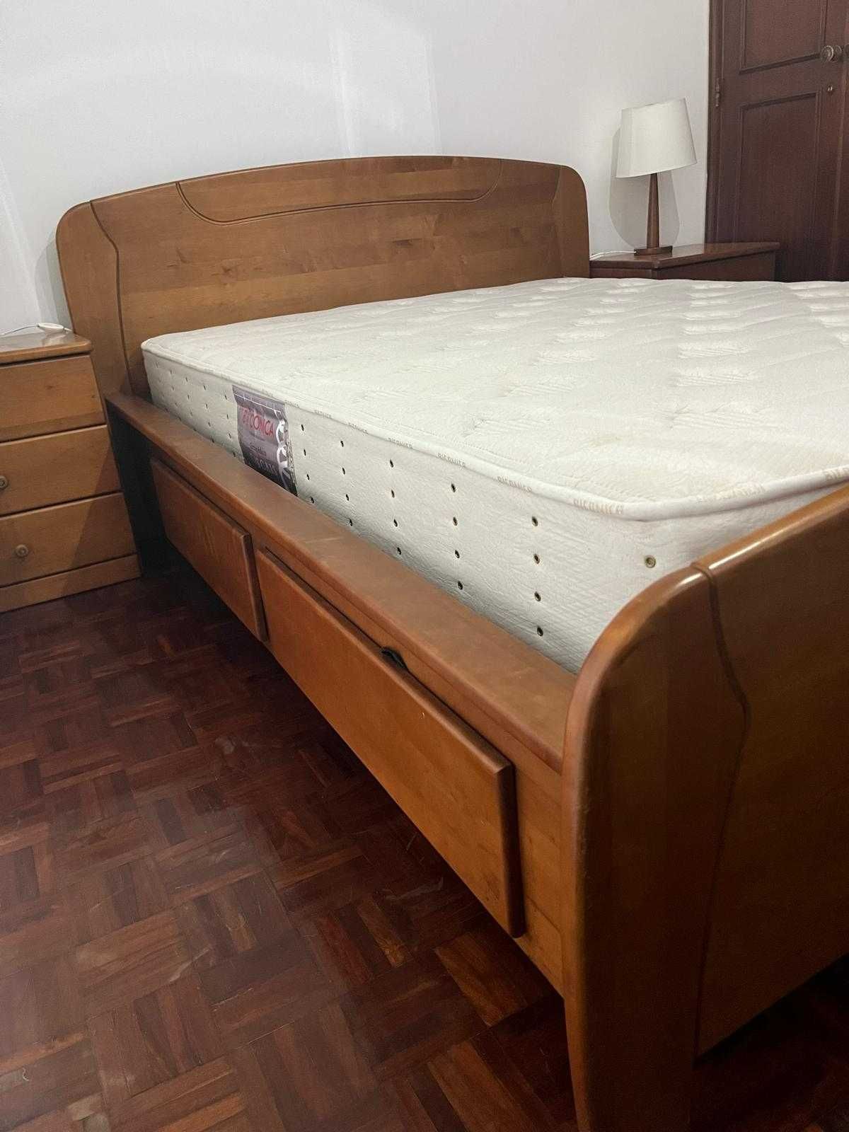 Cama Casal Cerejeira com colchão 1,40*2,00