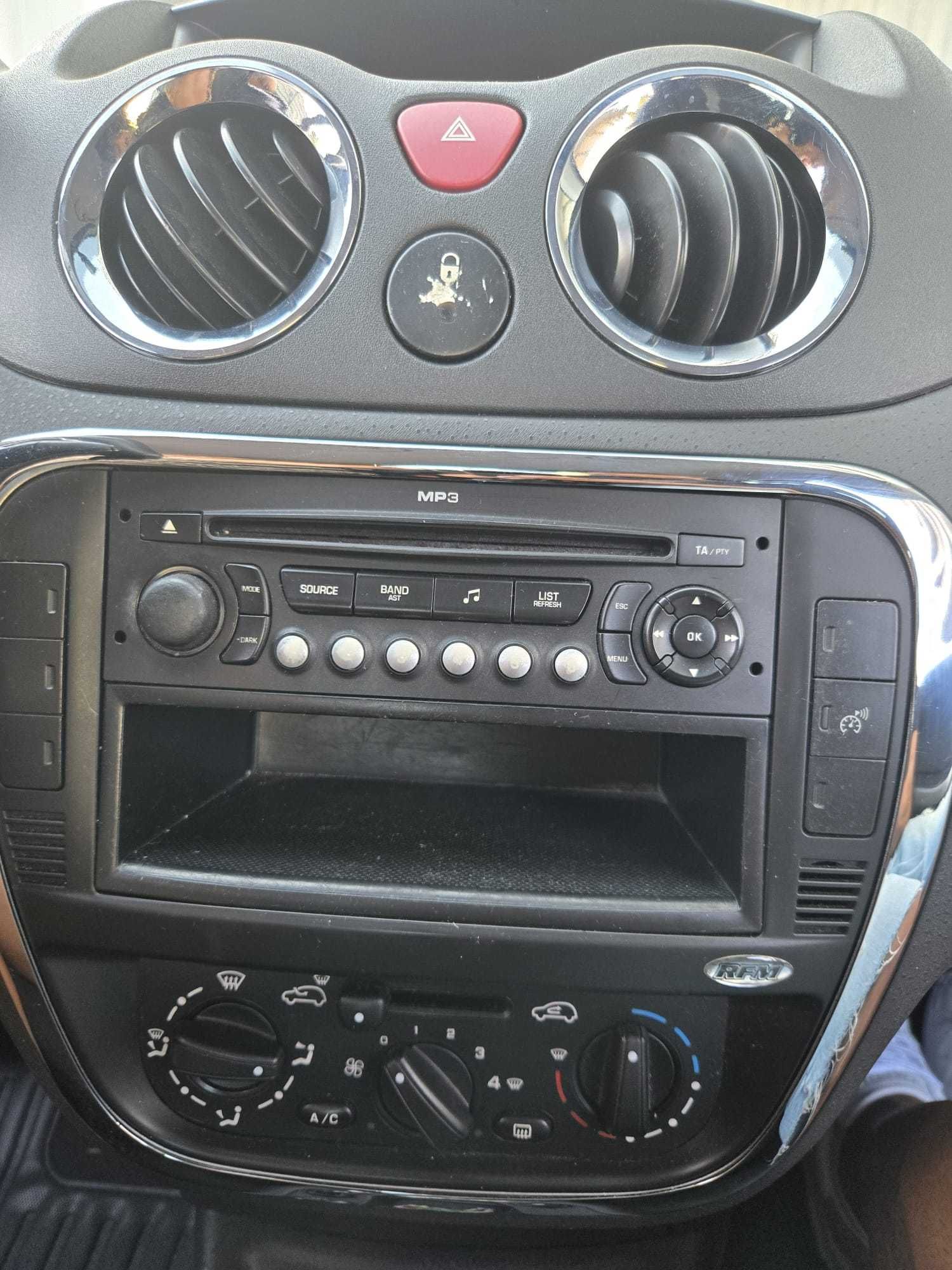 Citroën C2 ano 2008 gasolina 105.000 km