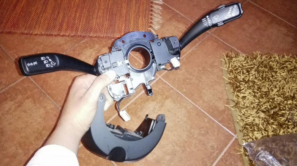 Vendo manetes dos piscas e escovas da audi a4b8 original