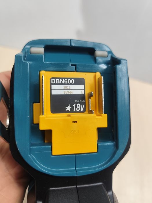 Makita DBN600 акумуляторний нейлер по дереву Макіта оригінал