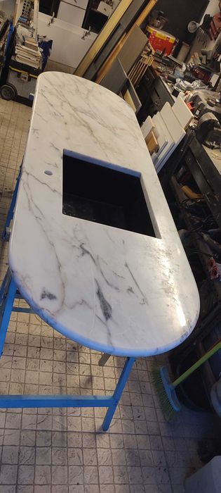 Pedra para bancada de cozinha com pia cerâmica incorporada