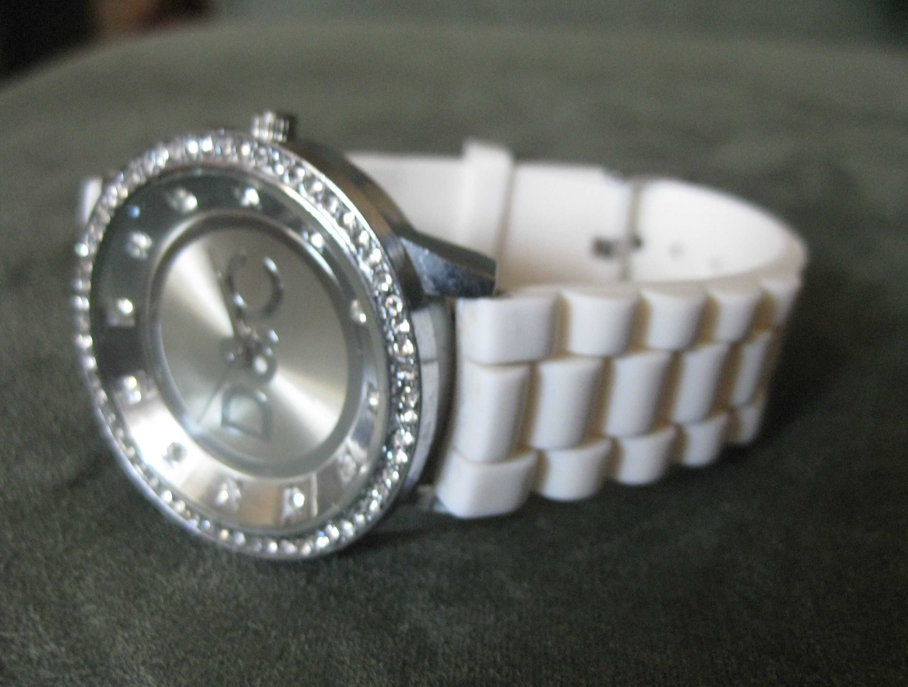 Relógio Mulher D&C com Pulseira de Silicone Branco