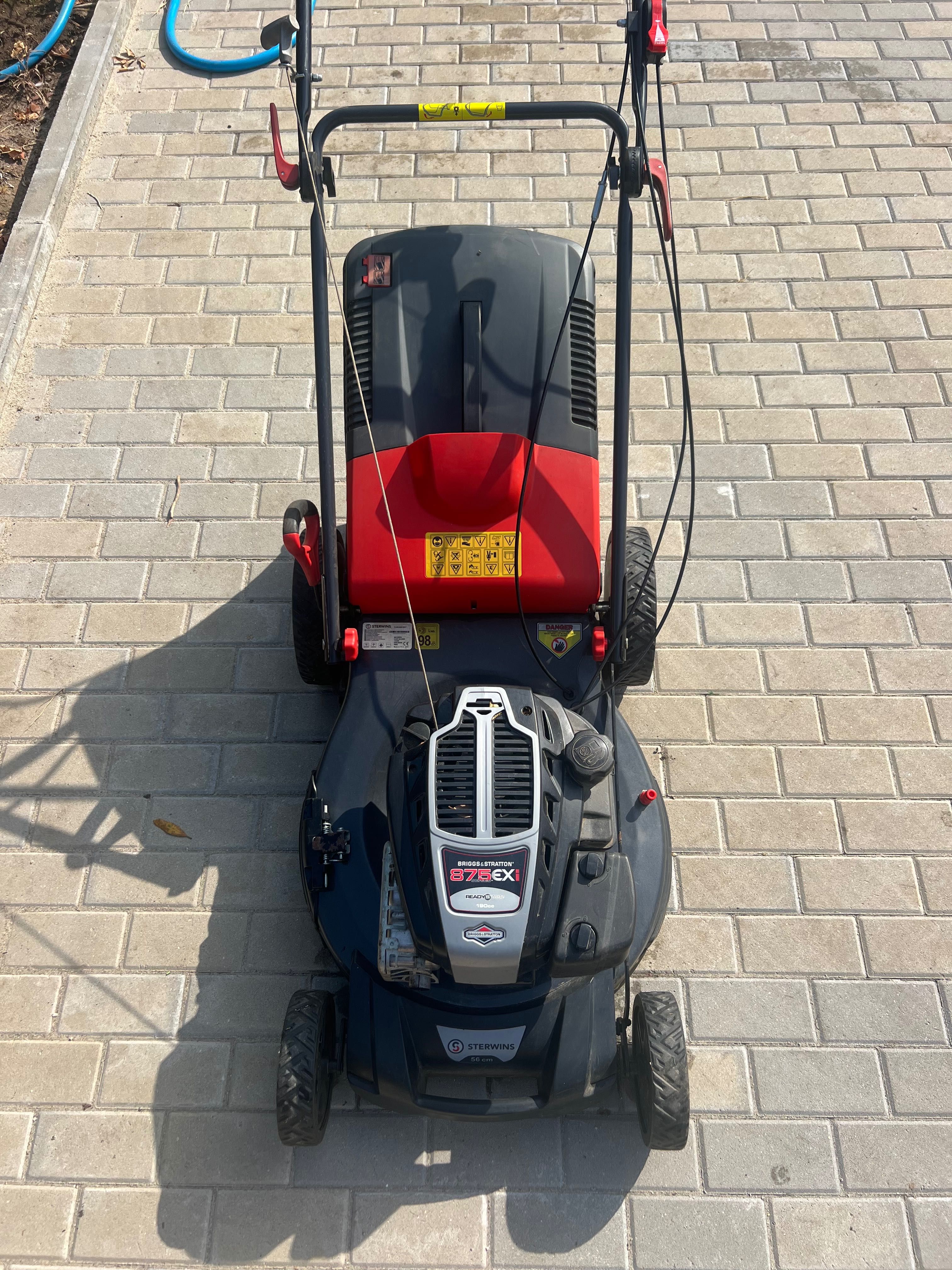 Vendo Corta-relvas a gasolina 190 cc 56 cm
Sterwins PLM3-56B190.5