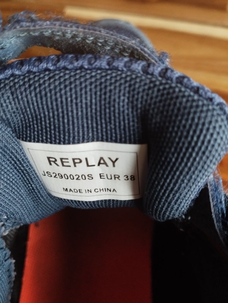 Buty sportowe chłopięce, rozmiar 38