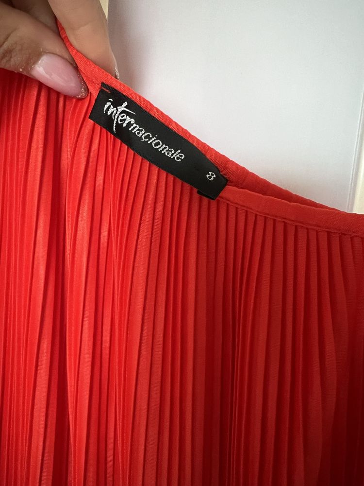 Czerwona plisowana piekna sukienka jedno ramię S M butik varlesca