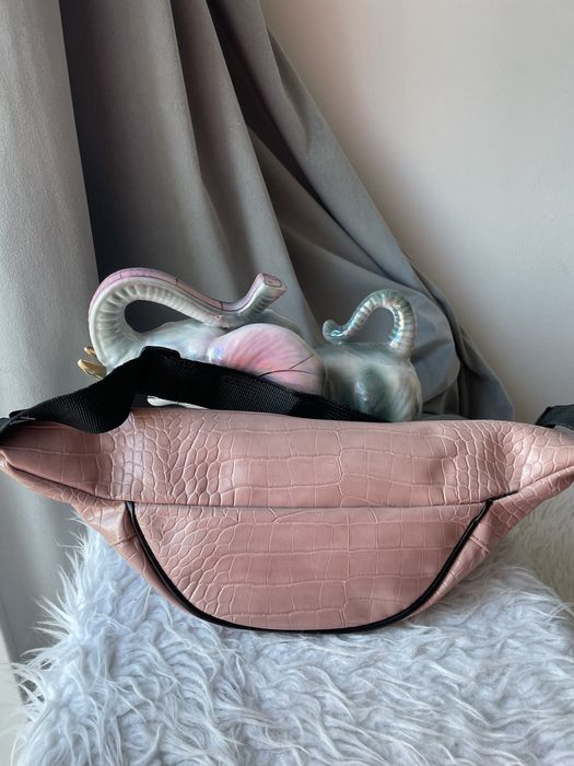 Nowa nerka pudrowy róż