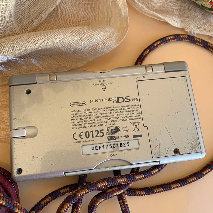 Портативна приставка Nintendo DS Lite, стілус, гра шнур зарядки, сумка