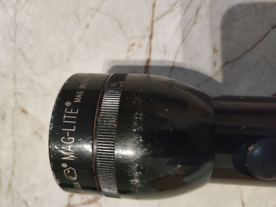 Latarka policyjna maglite USA california Ontario na baterie