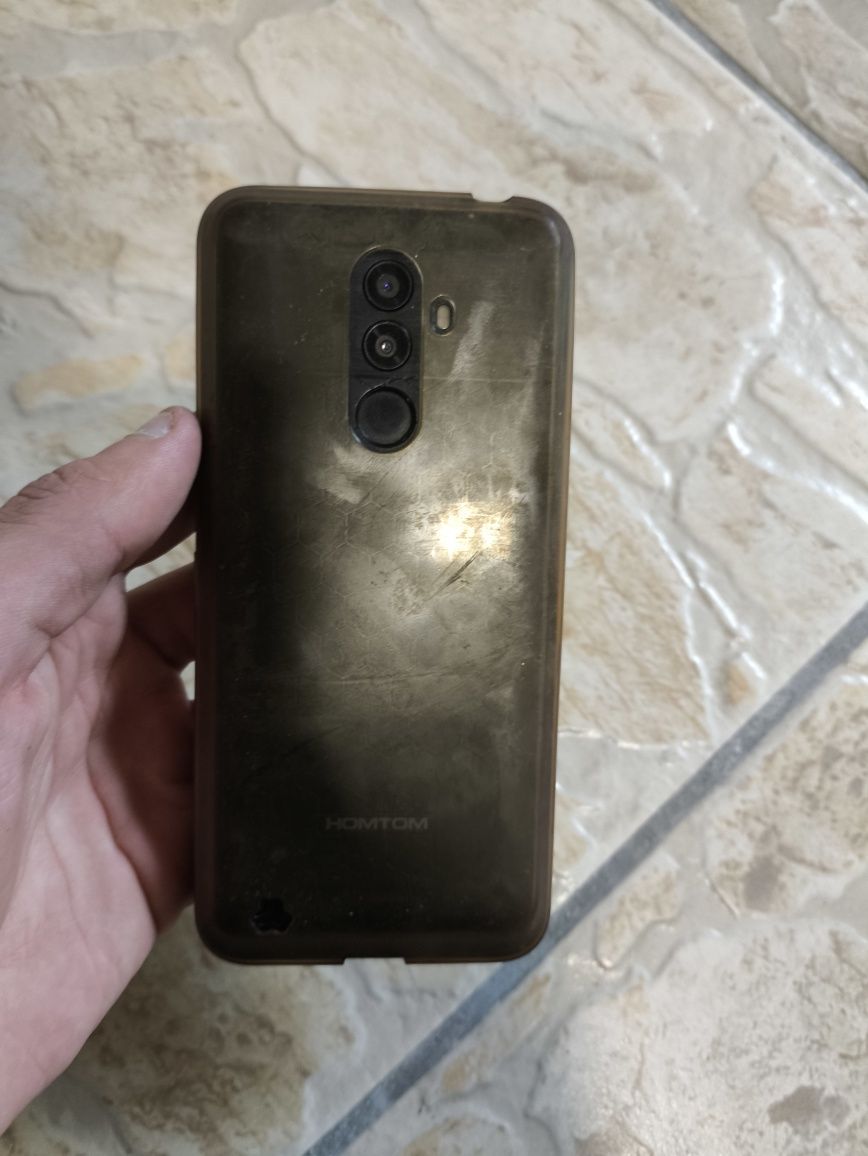 Telemóvel Homtom S99 com capa e carregador