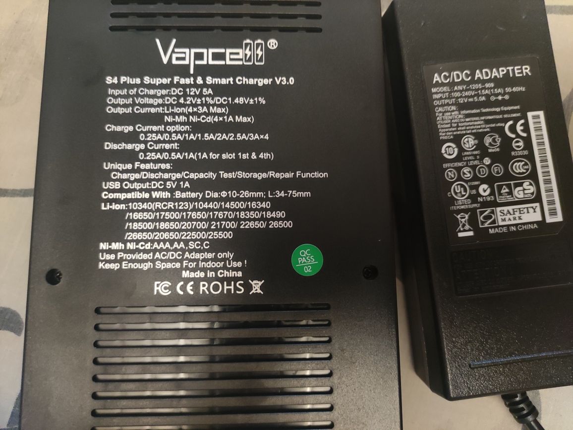 Зарядное устройство Vapcell S4 Plus V 3.0 для всех типов аккумуляторов