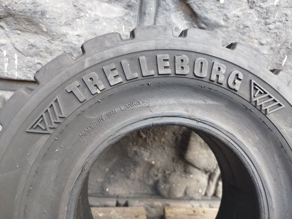 Шини цільнолиті до погрузчика 18*7-8