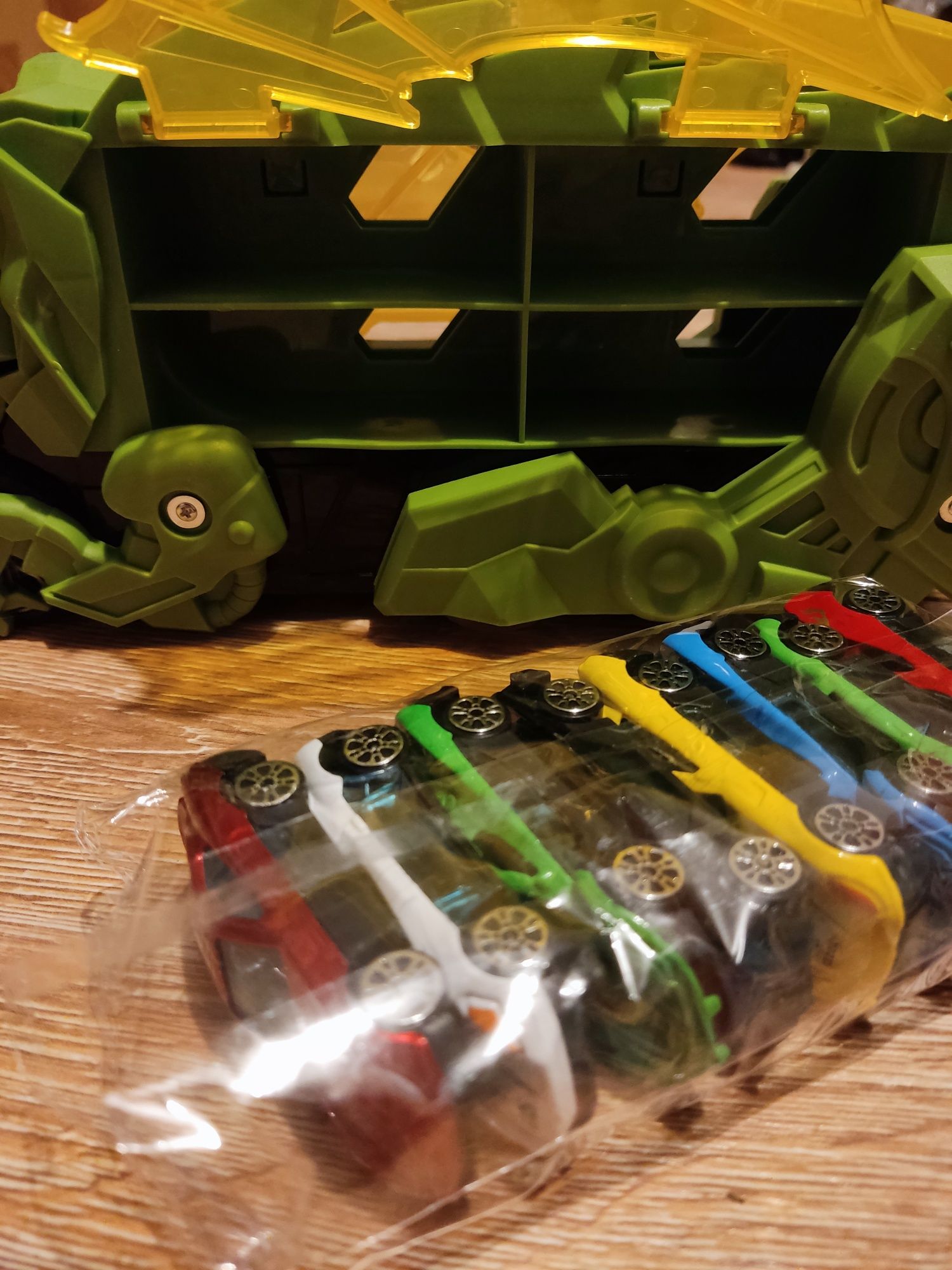 Transporter t-rex zamiennik hot wheels nowy