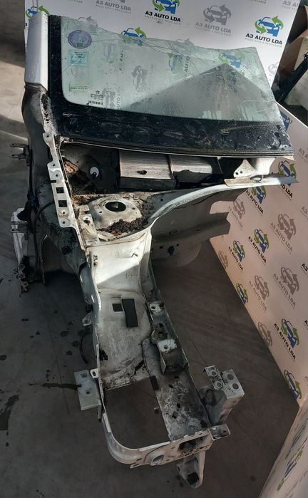Frente em chapa lado direito Peugeot 208