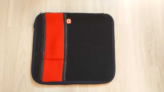 Vodafone pokrowiec piankowy na tablet notebook laptop 16''