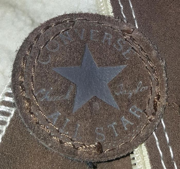 Новые,натуральные,фирменные,стильные,высокие кеды converse