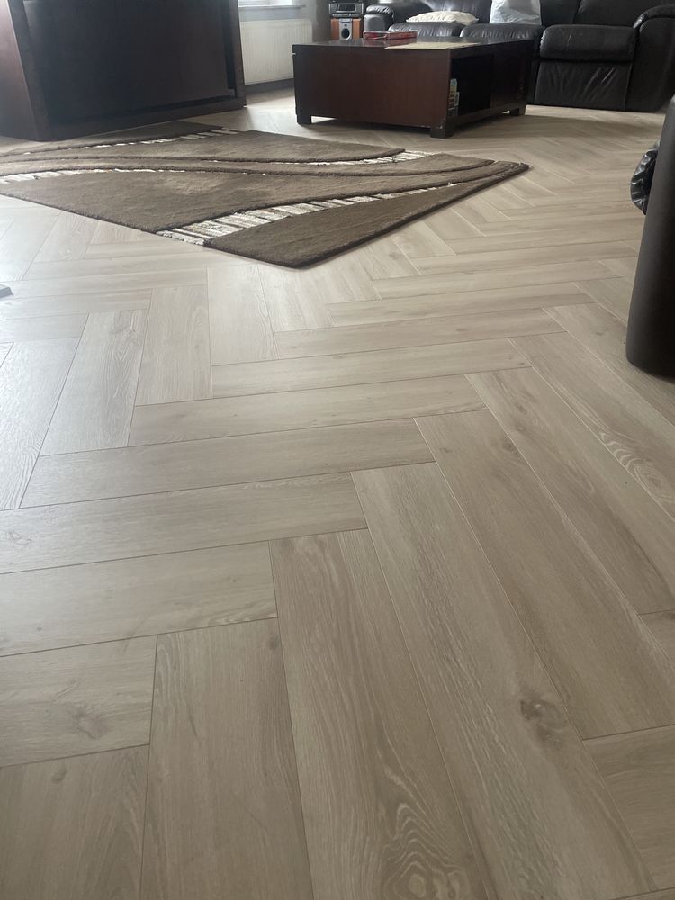 Piekna jodelka  Panel  laminowany   AC5 8 mm Alsapan Molly 11m2