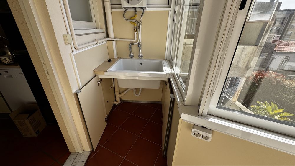 Tanque de Encastrar em Cerâmica