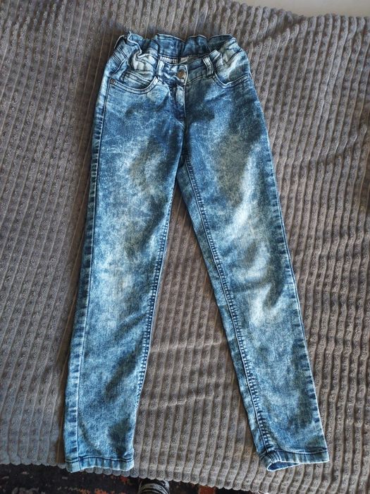 4 pary spodni dla dziewczynki r.134, jesany i inne