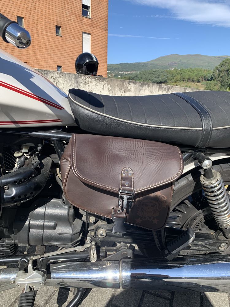Moto Guzzi V9 Roamer