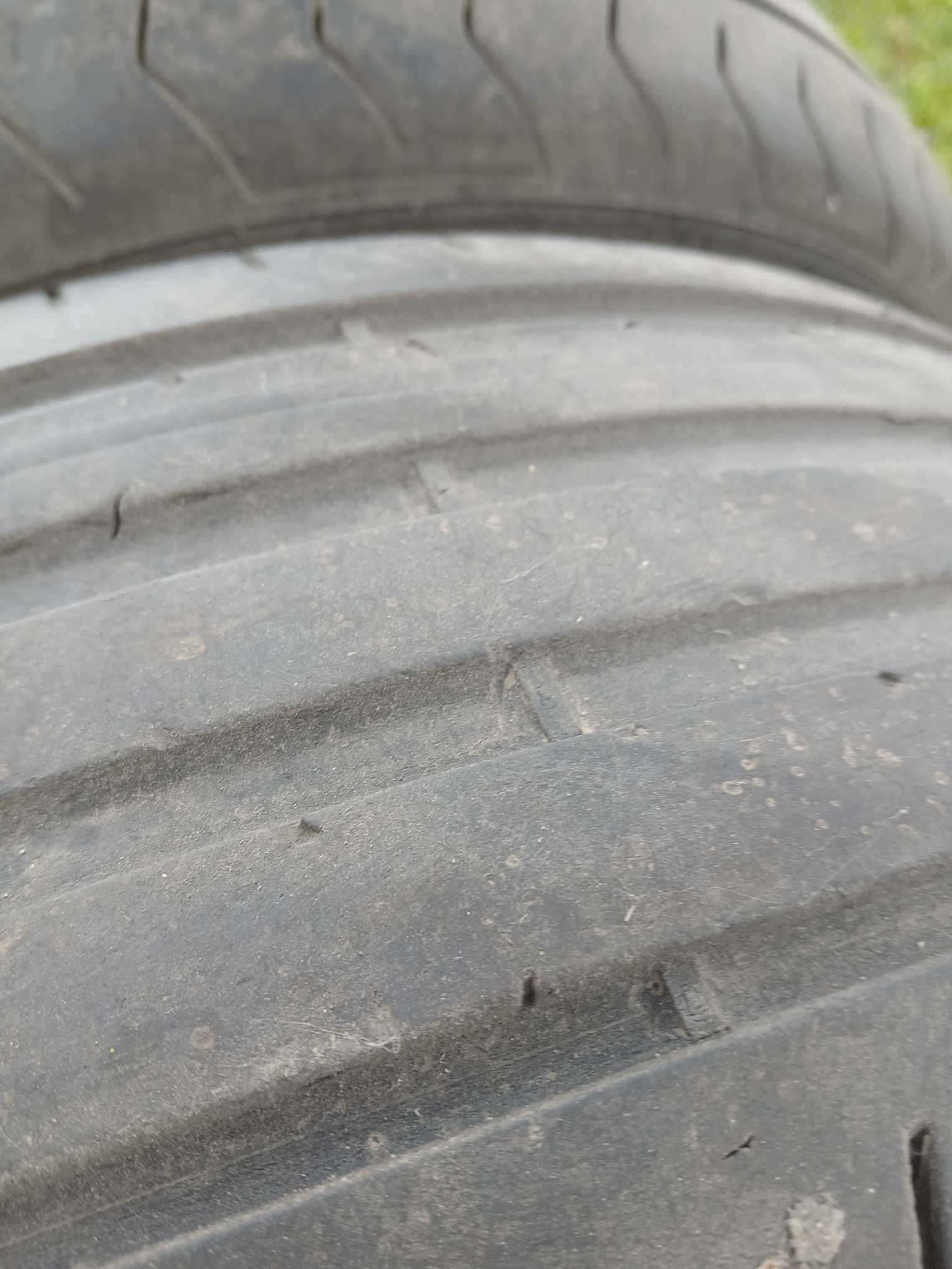 Sprzedam opony Michelin 225x55x17 letnie.