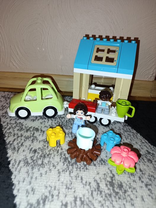 LEGO DUPLO Dom rodzinny na kółkach 10986