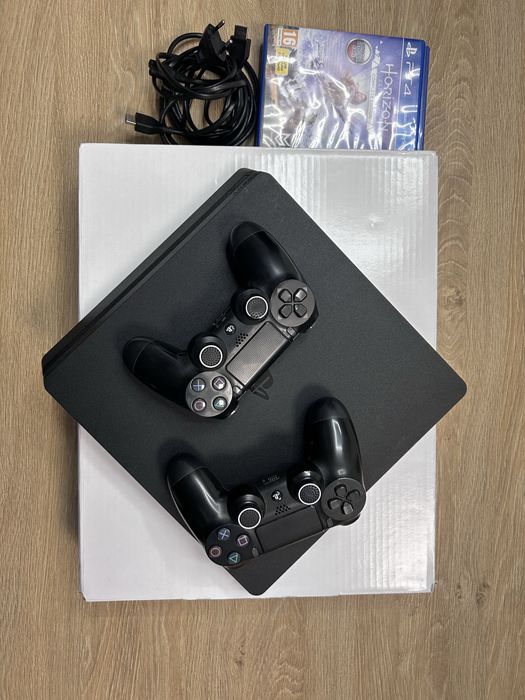 Продам Playstation 4 Slim 7000 грн.