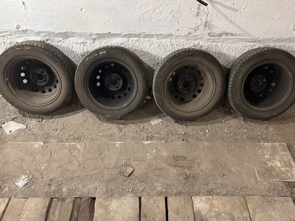 Комплект коліс 185 60 14 зима debica frigo