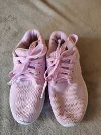 Różowe buty sportowe 34