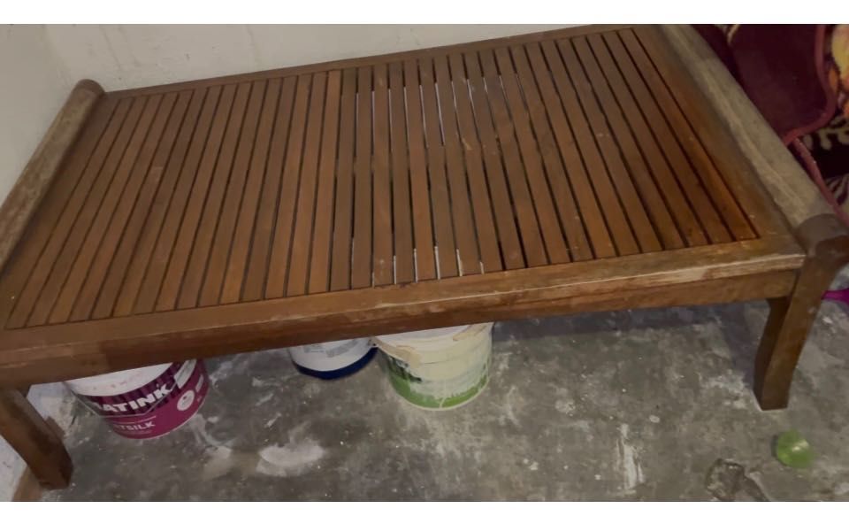 Mesa de madeira jardim ou sacada