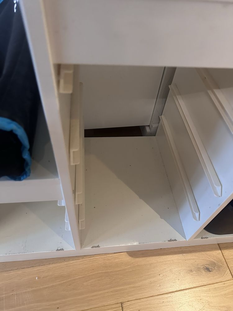 Regal z pojemnikami ikea
