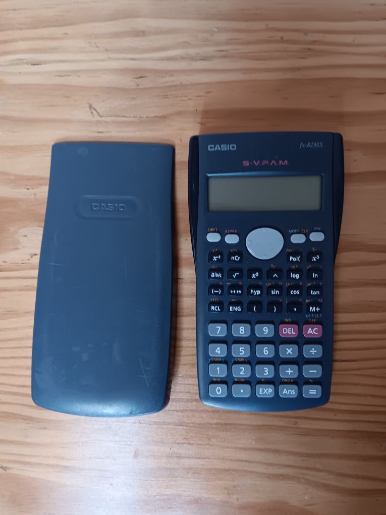 Calculadora Casio Fx 82MS