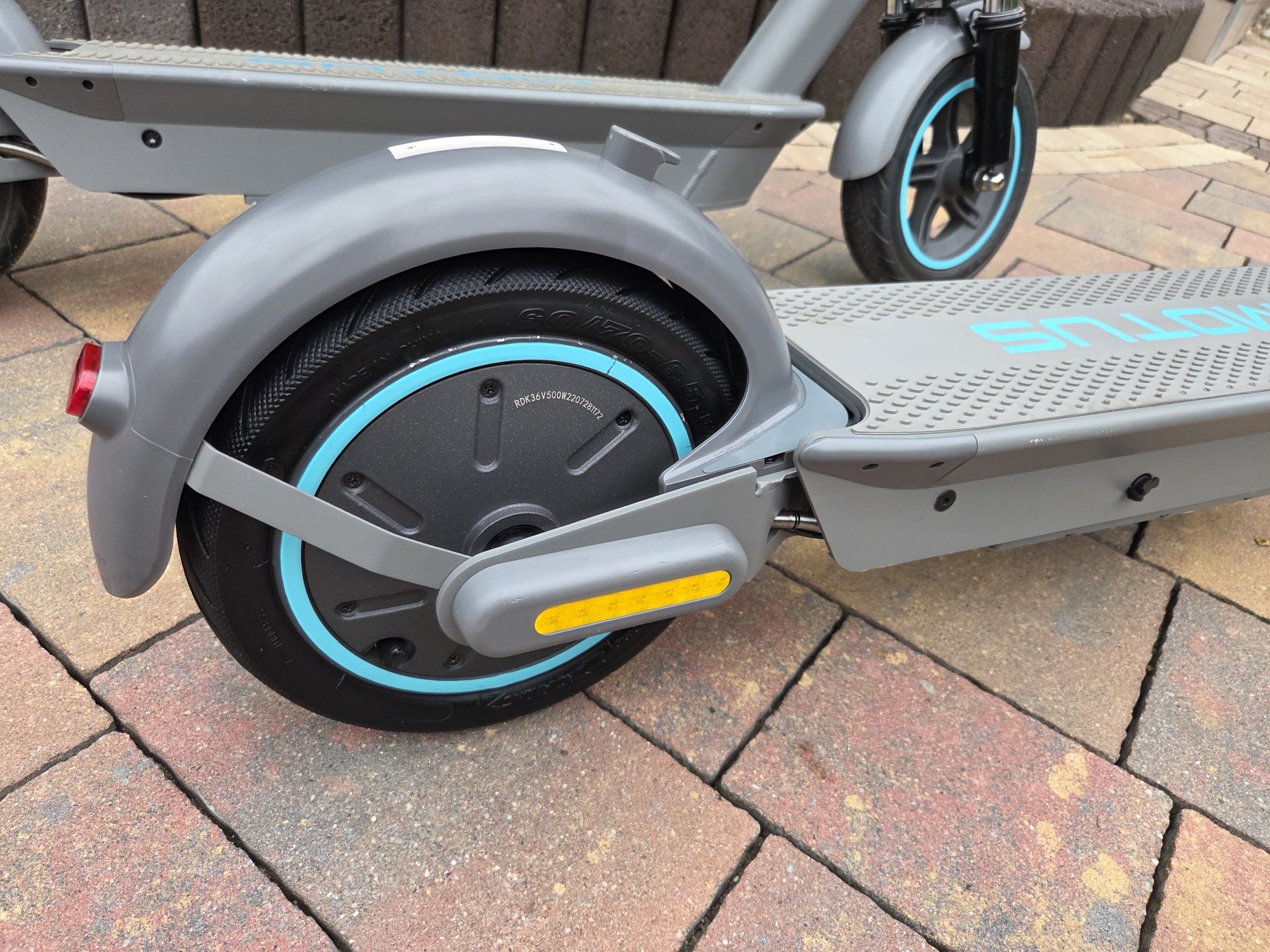 Hulajnoga elektryczna Motus SCOOTY 10 PLUS MOTUS 2 szt.