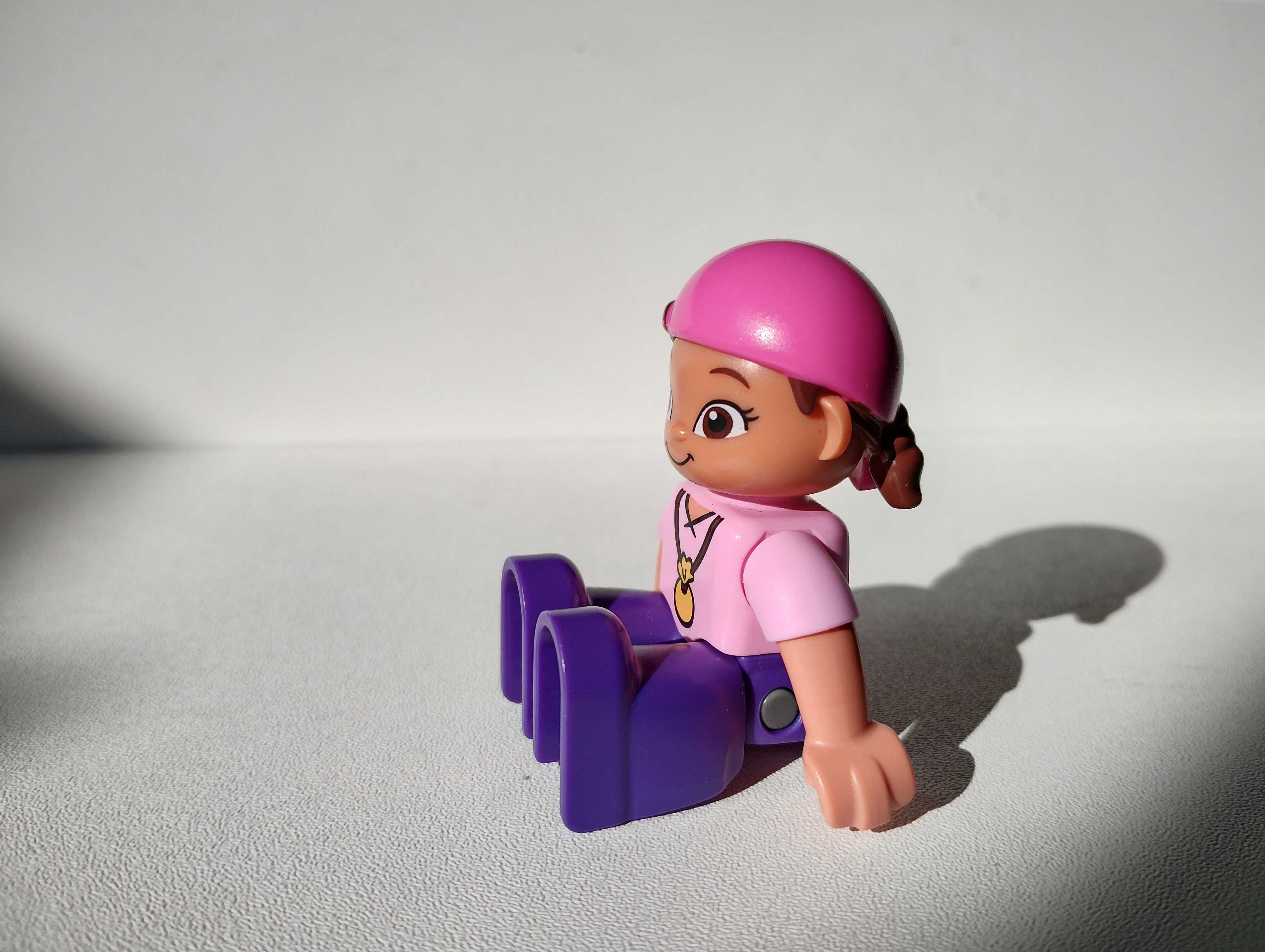 LEGO Duplo Jake i piraci z Nibylandii piratka Iza Izzy