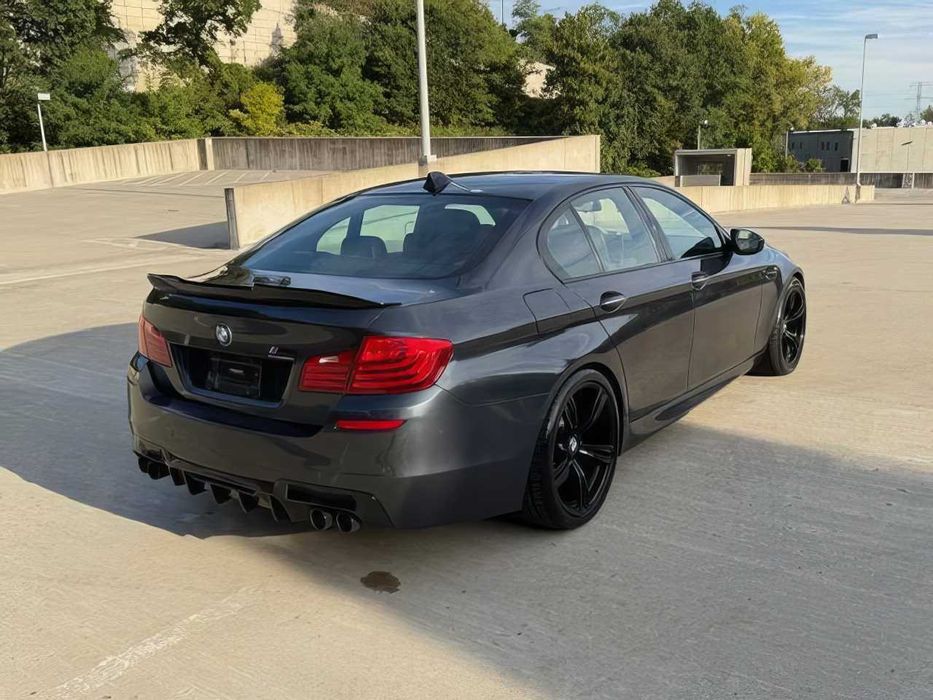 BMW M5      2016