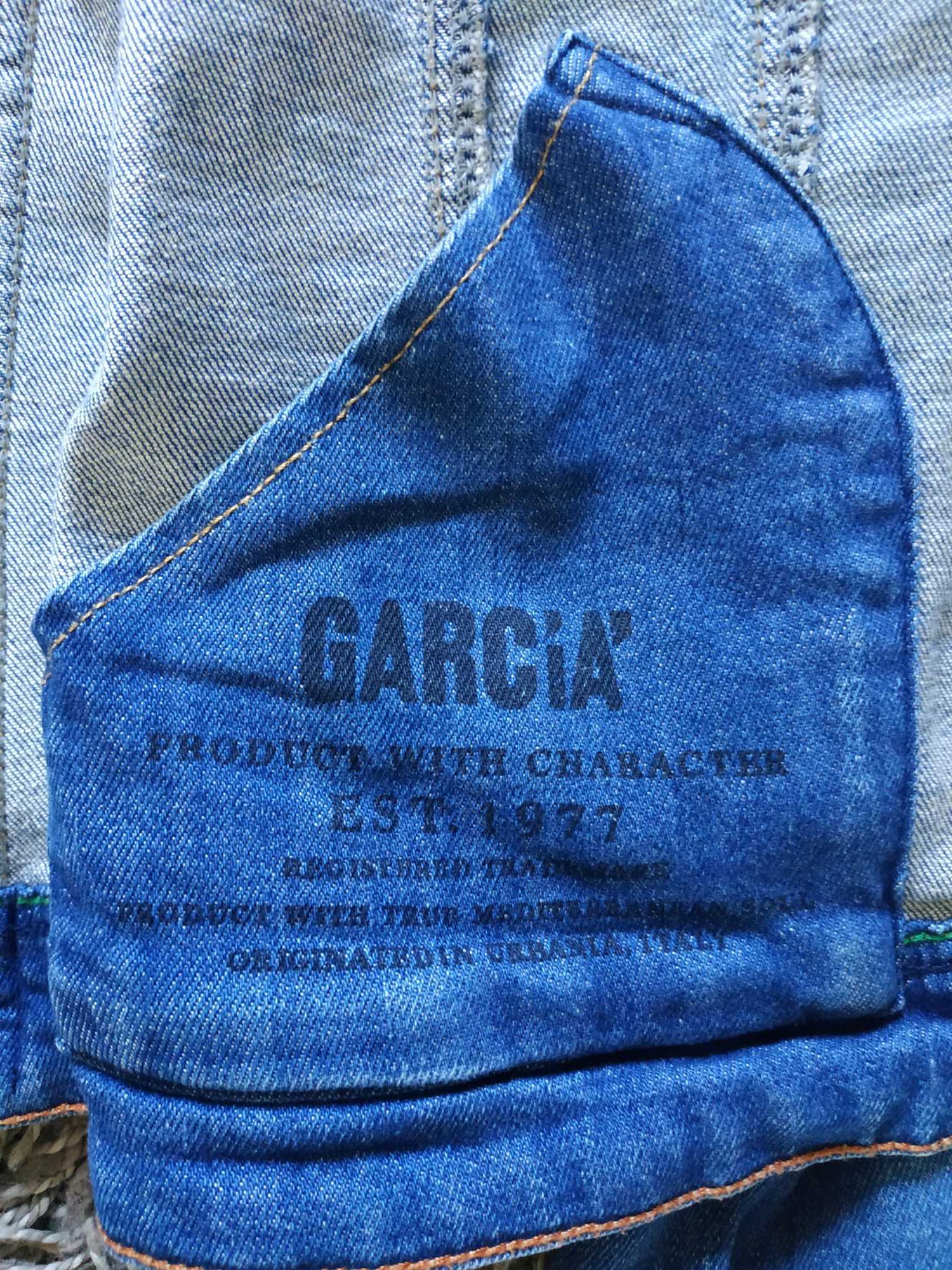 Джинсова куртка жіноча Garcia Jeans