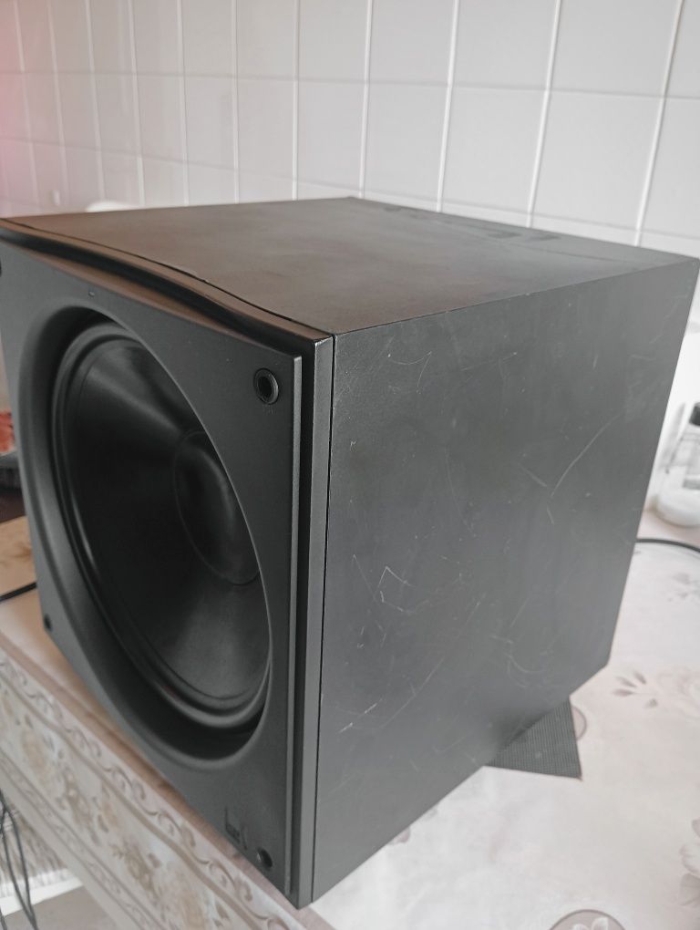 KEF 12' subwoofer ativo. model B30