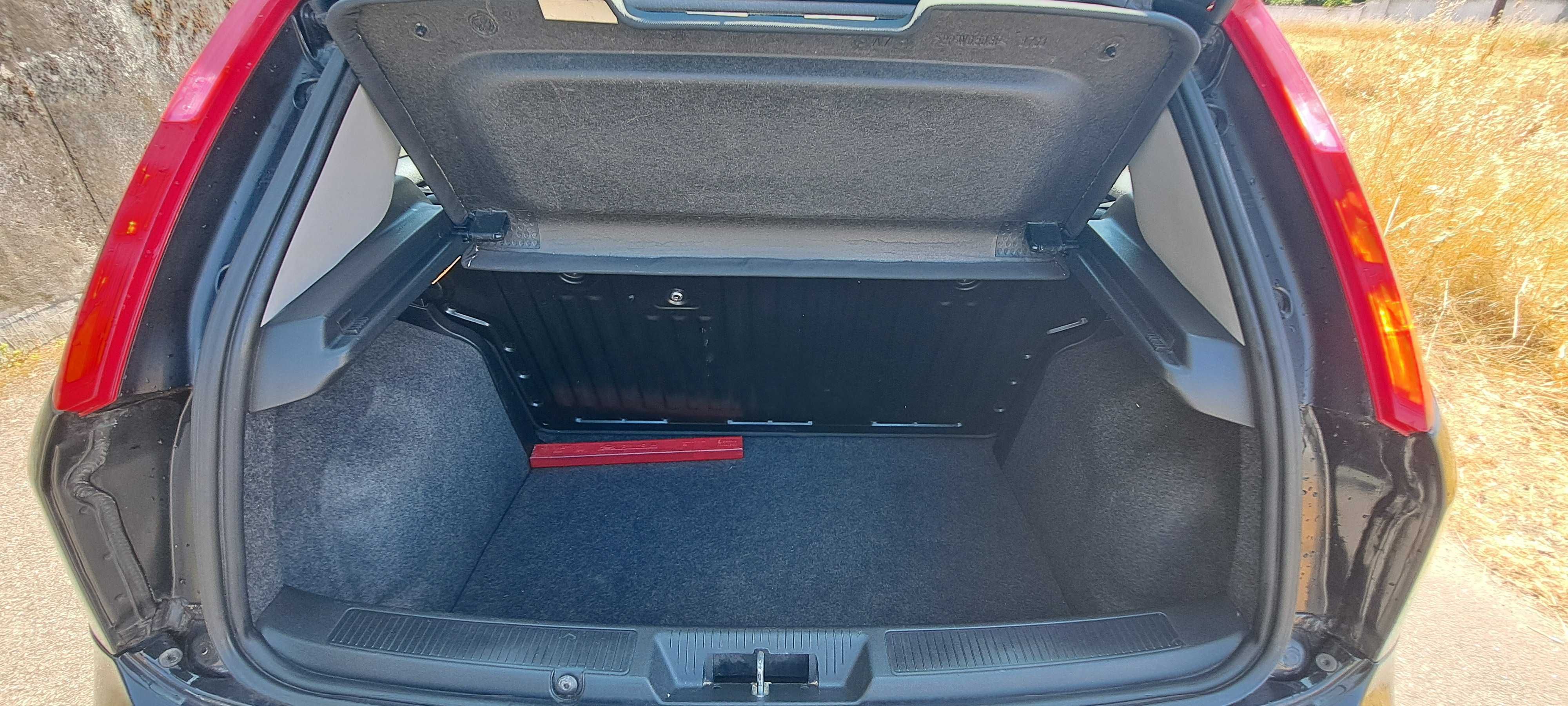 Fiat punto preto