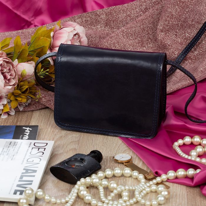 VERA PELLE torebka damska skórzana listonoszka z klapą V562 granatowa