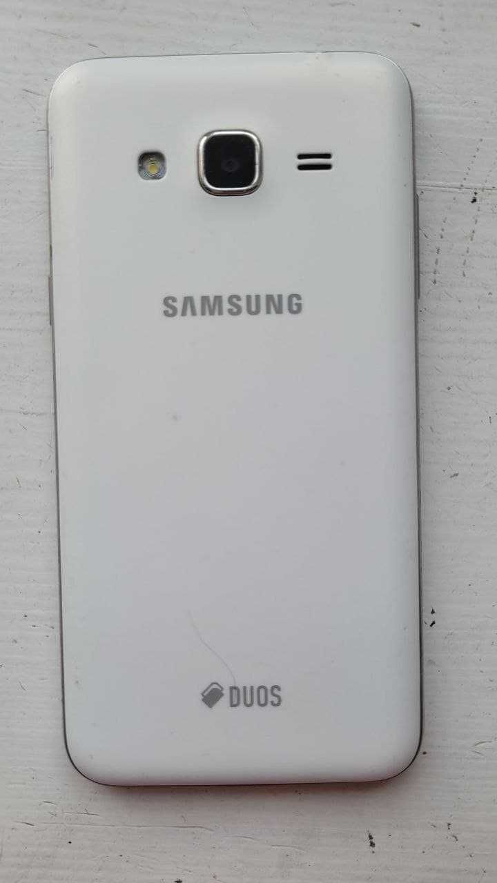 Samsung J3 2016 DUO 8GB + карта 16 GB + 2 чехла